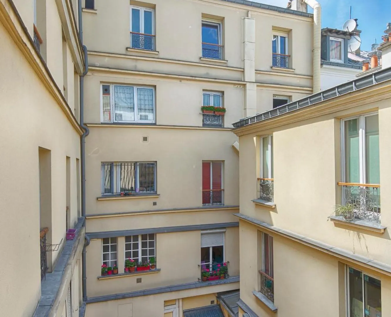 Apartment Beaux 2-pieces Gare Du Nord/gare De L'est